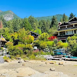 Lodge The Tuwanek And, Sechelt
