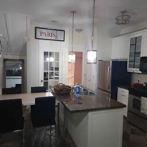 Holiday home Corporate 2br Townhouse In Center, Vancouver